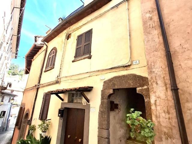 Appartamento in vendita a Canepina, Viterbo