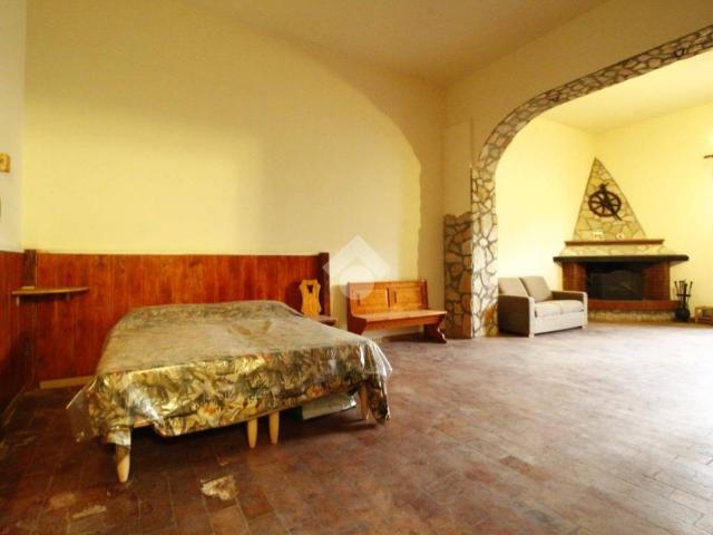 Appartamento in vendita a Canino, Viterbo