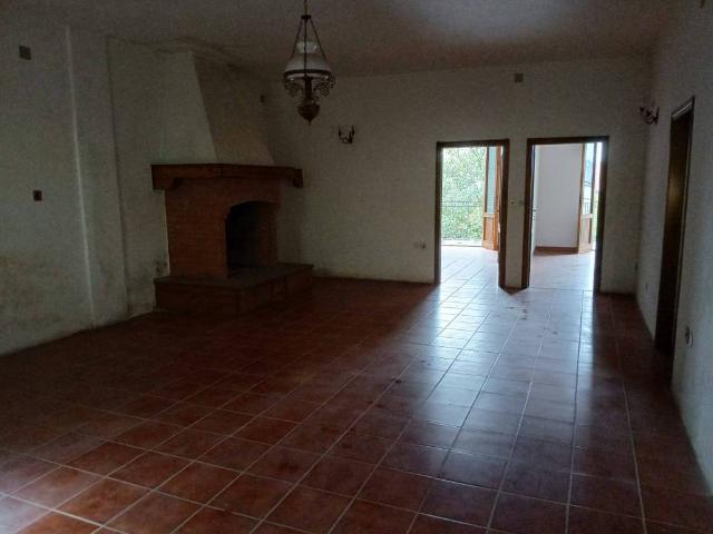 Appartamento in vendita a Cantagallo, Toscana
