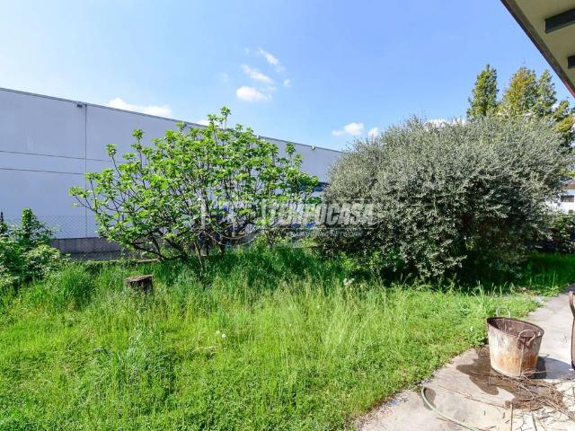 Villa Indipendente in vendita a Villaggio Trieste, Cantù
