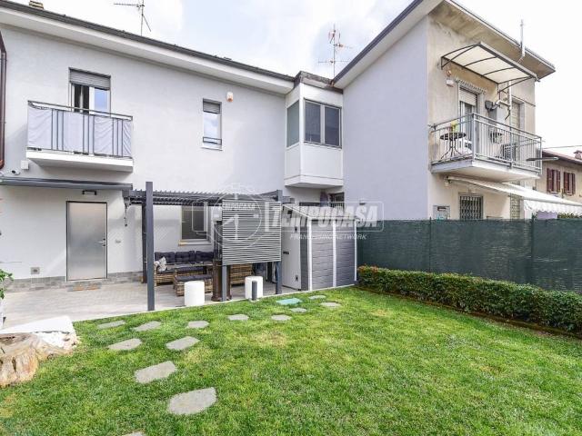 Villa Indipendente in vendita a Cantù, Lombardia