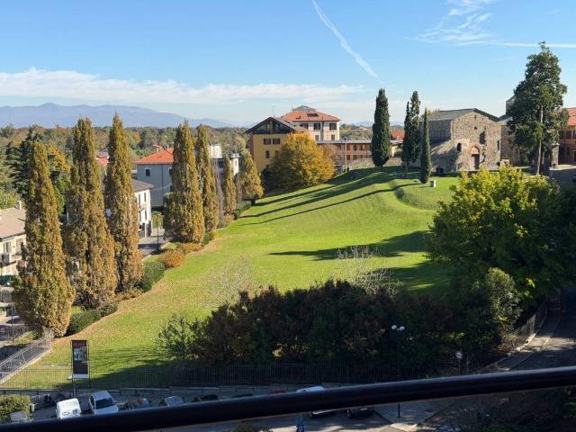 Appartamento in vendita a Villaggio Trieste, Cantù