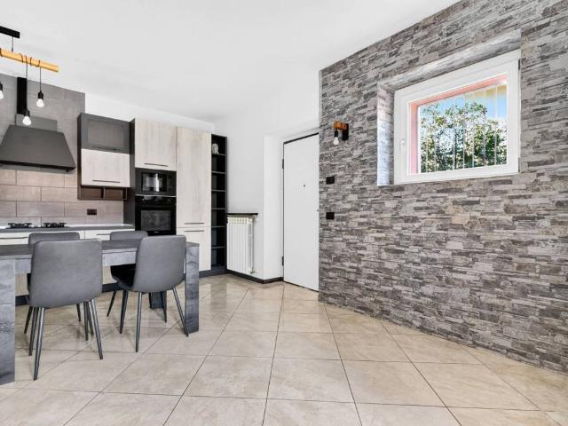 Appartamento in vendita a Villaggio Trieste, Cantù