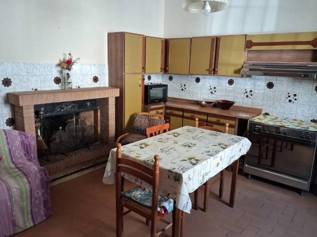 Appartamento in vendita a San Pietro Belvedere, Toscana