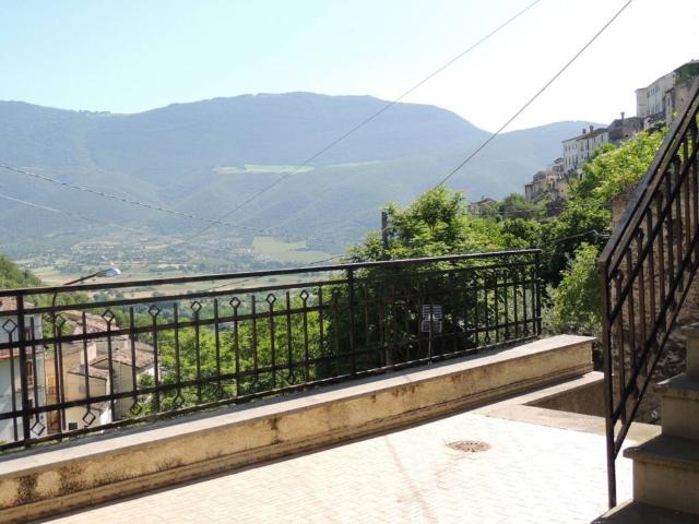 Appartamento in vendita a Capestrano, Abruzzo