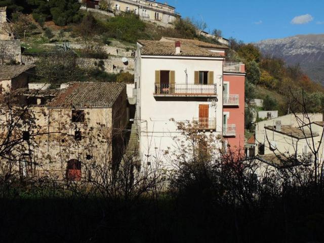 Appartamento in vendita a Capestrano, Abruzzo