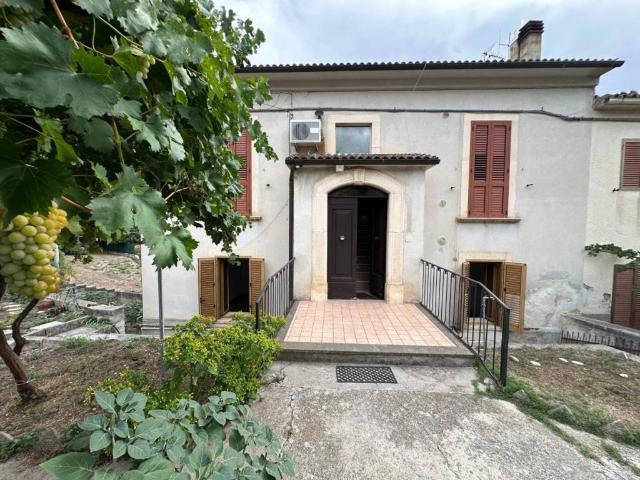 Appartamento in vendita a Capestrano, Abruzzo