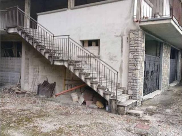Appartamento in vendita a Capizzone, Lombardia