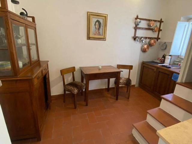 Appartamento in vendita a Capodimonte, Lazio