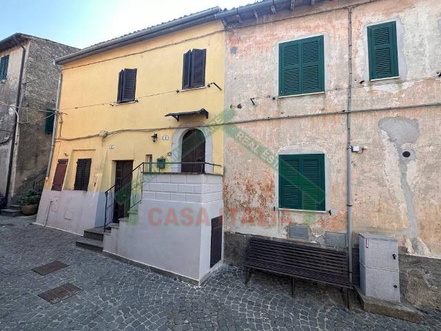 Appartamento in vendita a Capodimonte, Lazio