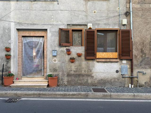 Appartamento in vendita a Capodimonte, Lazio