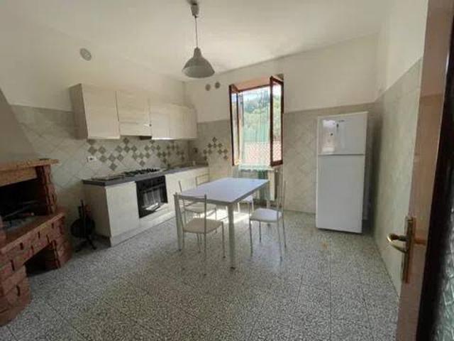 Appartamento in vendita a Capodimonte, Lazio