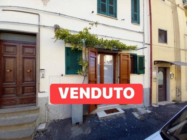 Appartamento in vendita a Capodimonte, Viterbo