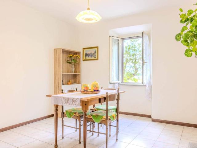 Appartamento in vendita a Capodimonte, Lazio