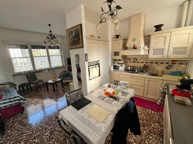 Appartamento in vendita a Caponago, Lombardia