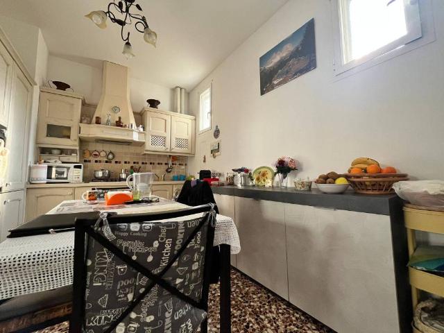 Appartamento in vendita a Caponago, Lombardia