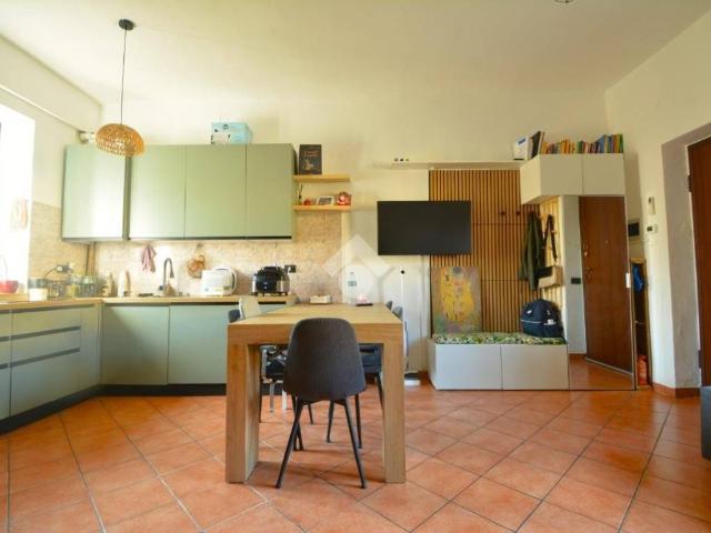 Appartamento in vendita a Caponago, Monza e della Brianza