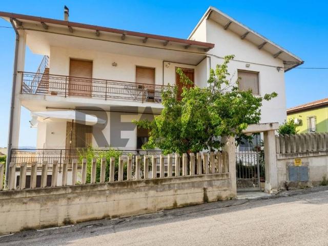 Appartamento in vendita a Cappelle Sul Tavo, Abruzzo