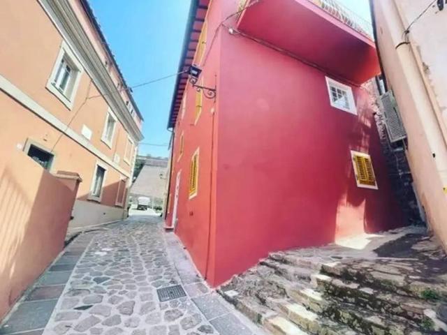 Appartamento in vendita a Capraia Isola, Toscana