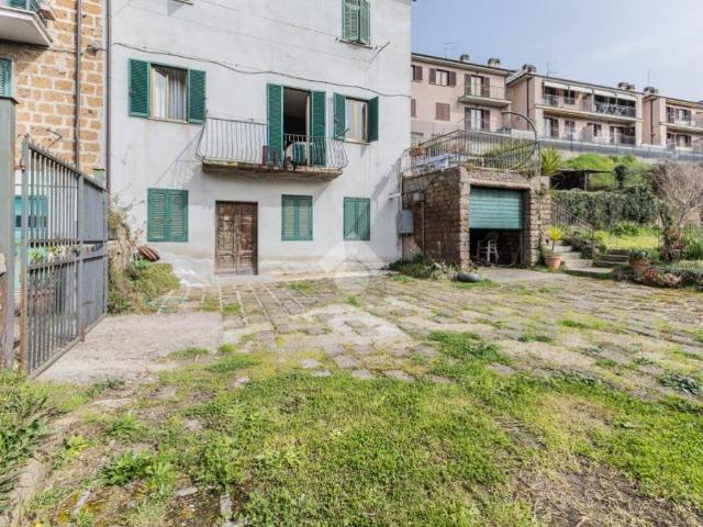 Appartamento in vendita a Capranica, Lazio