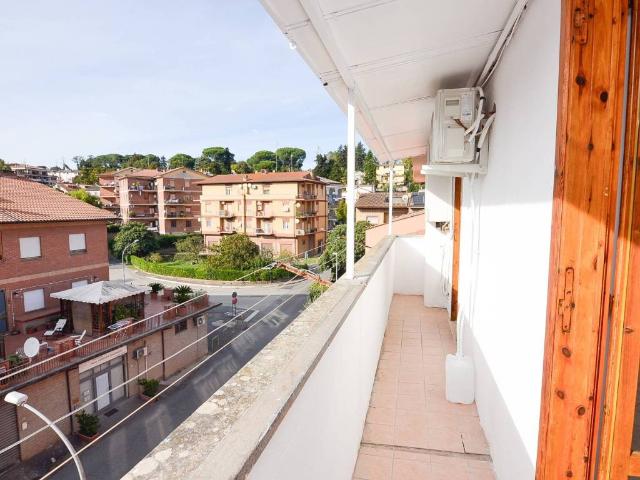 Appartamento in vendita a Capranica, Viterbo