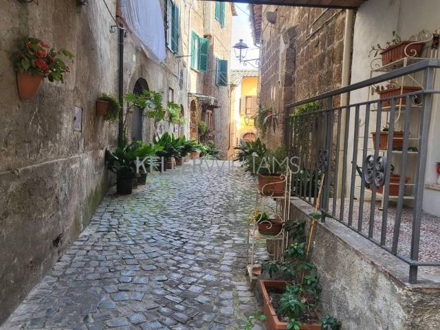 Appartamento in vendita a Capranica, Lazio
