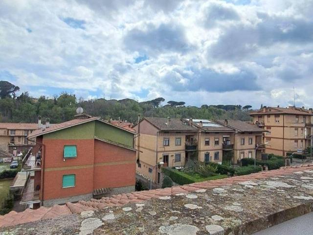 Appartamento in vendita a Capranica, Lazio
