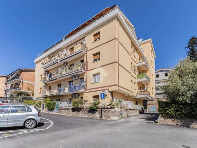 Appartamento in vendita a Capranica, Lazio