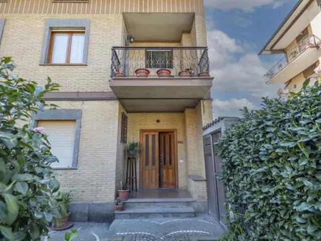 Appartamento in vendita a Capranica, Lazio
