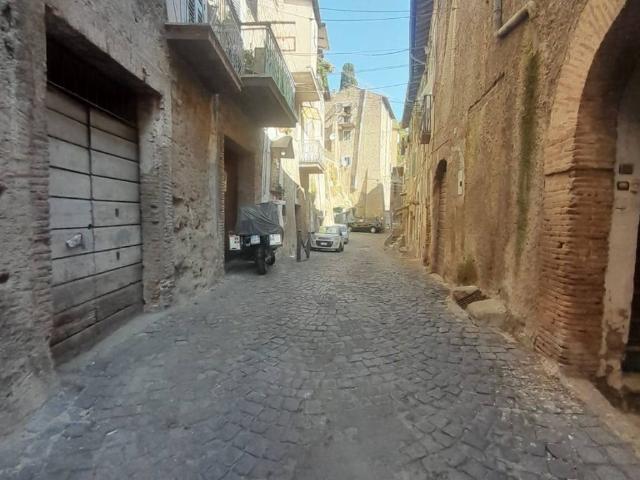 Appartamento in vendita a Caprarola, Lazio