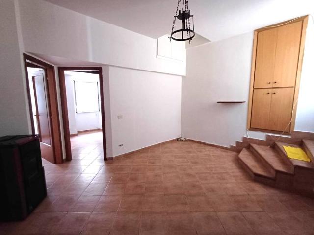 Appartamento in vendita a Caprarola, Lazio