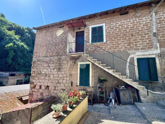Appartamento in vendita a Caprarola, Lazio
