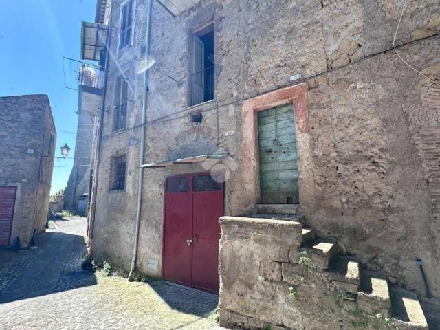 Appartamento in vendita a Caprarola, Lazio