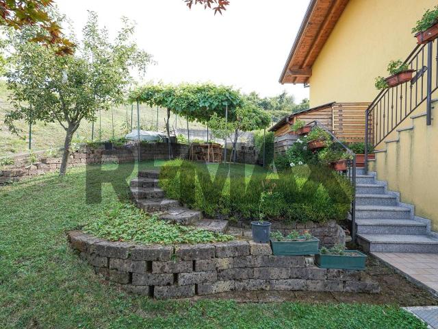 Appartamento in vendita a Caprino Bergamasco, Lombardia