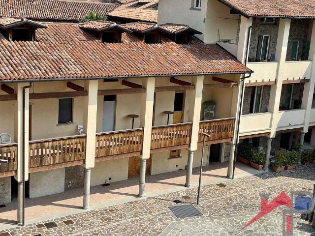 Appartamento in vendita a Caprino Bergamasco, Lombardia