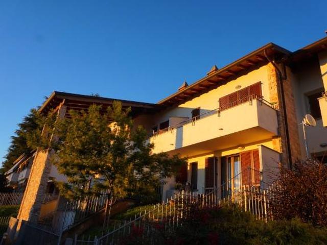 Appartamento in vendita a Caprino Bergamasco, Lombardia