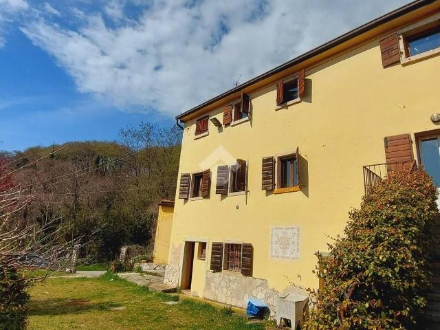 Appartamento in vendita a Pazzon, Caprino Veronese