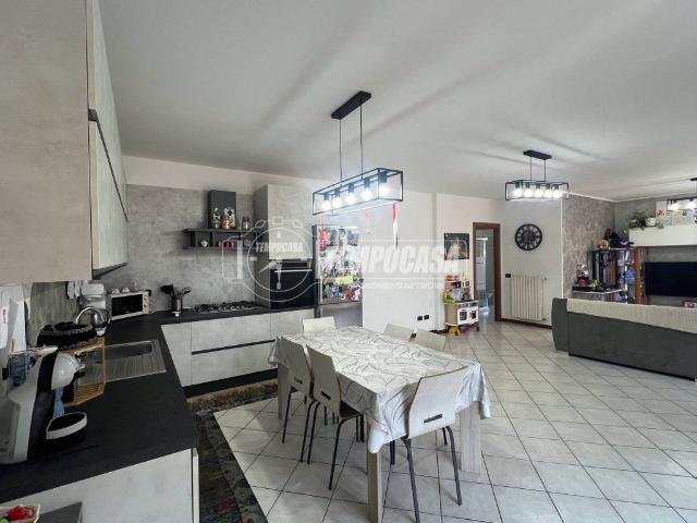 Appartamento in vendita a Capriolo, Lombardia