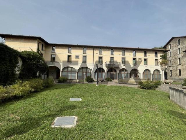 Appartamento in vendita a Pirlotti, Capriolo