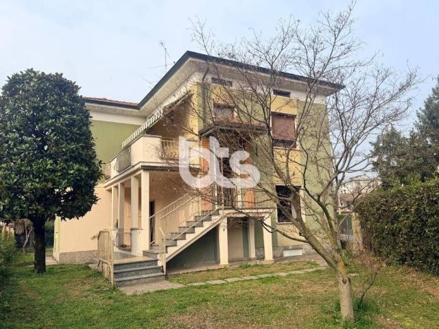Appartamento in vendita a Pirlotti, Capriolo
