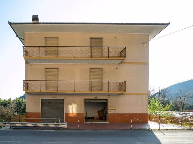 Appartamento in vendita a Carasco, Liguria
