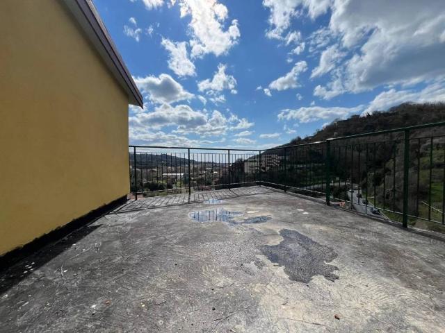 Appartamento in vendita a Carasco, Liguria