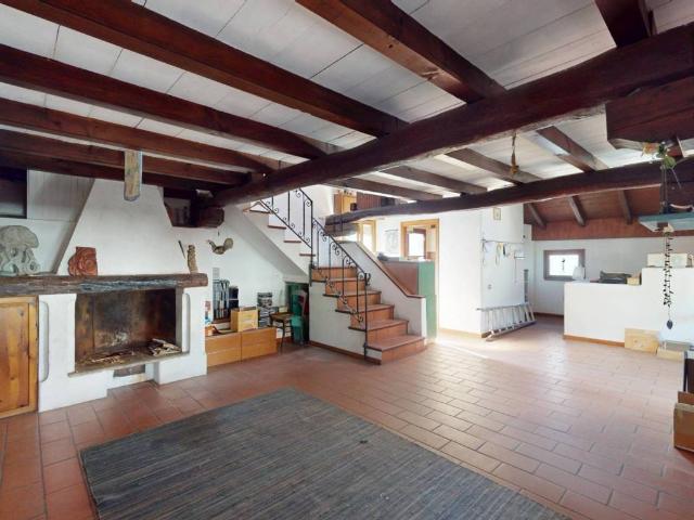 Appartamento in vendita a Carate Brianza, Lombardia