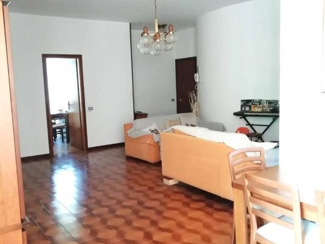 Appartamento in vendita a Carate Brianza, Lombardia