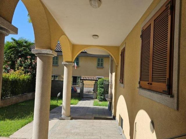 Appartamento in vendita a Agliate, Carate Brianza