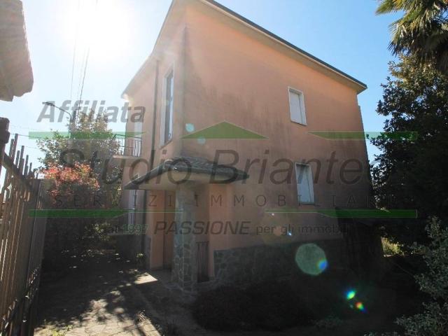 Appartamento in vendita a Carate Brianza, Lombardia