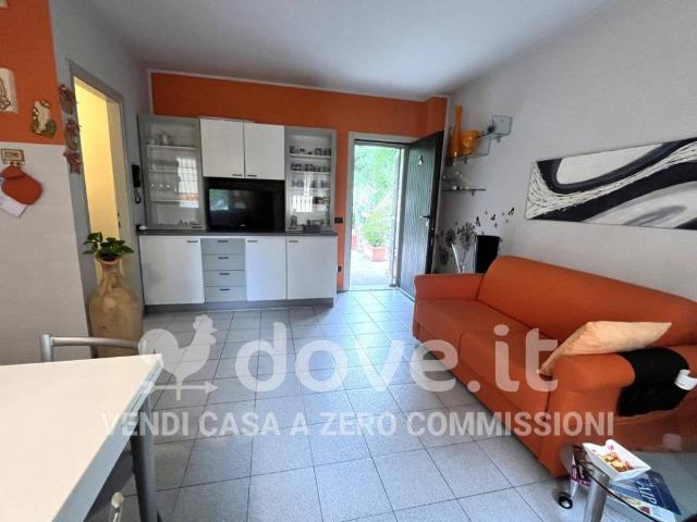 Appartamento in vendita a Carate Brianza, Lombardia