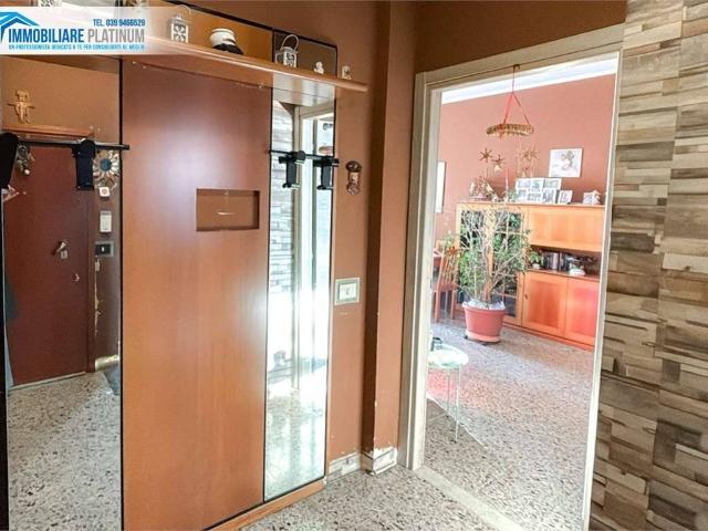 Appartamento in vendita a Carate Brianza, Monza e della Brianza