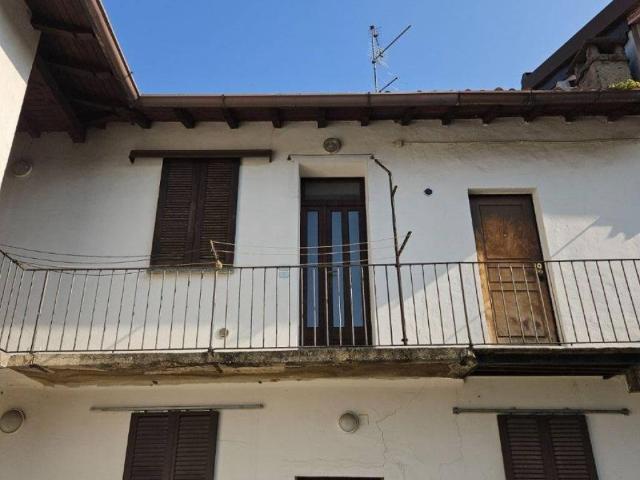 Appartamento in vendita a Carate Brianza, Lombardia