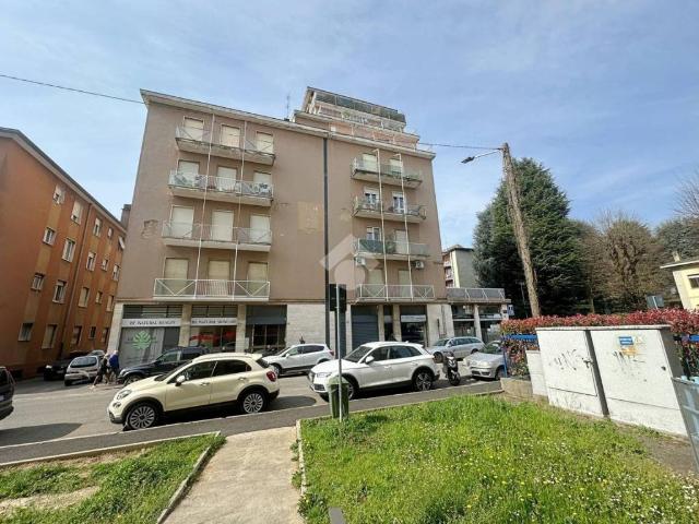 Appartamento in vendita a Carate Brianza, Lombardia